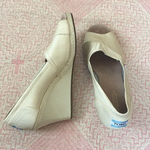 Toms cream satin peep toe wedges